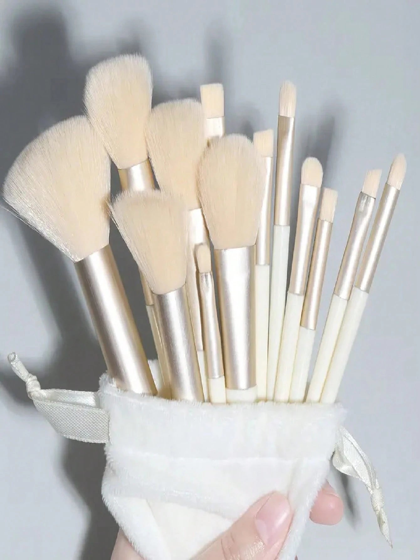 Shein 13 piece yellow makeup brush set with bag - الصورة 8