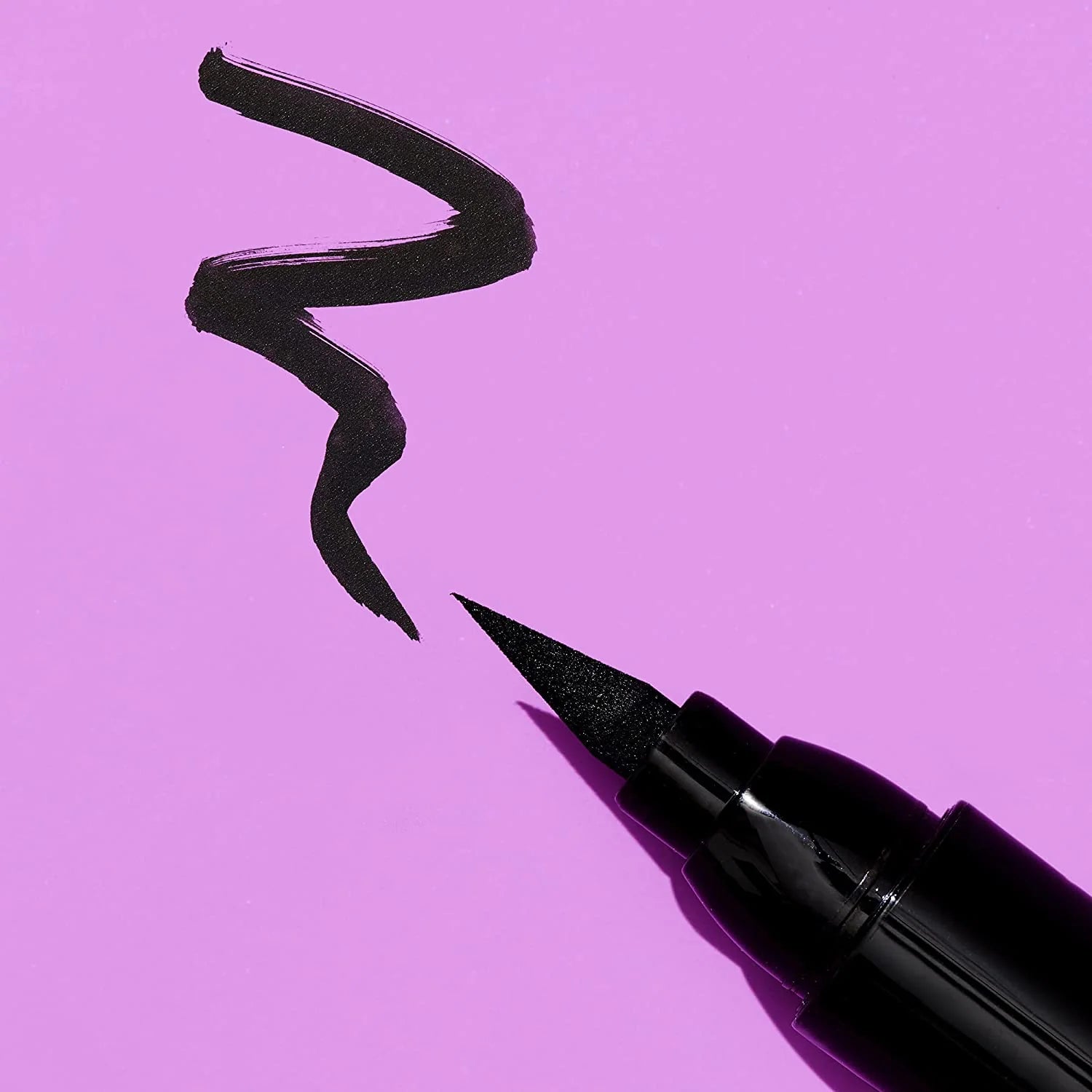  Essence Lash Princess Liner Black waterproof - الصورة 5